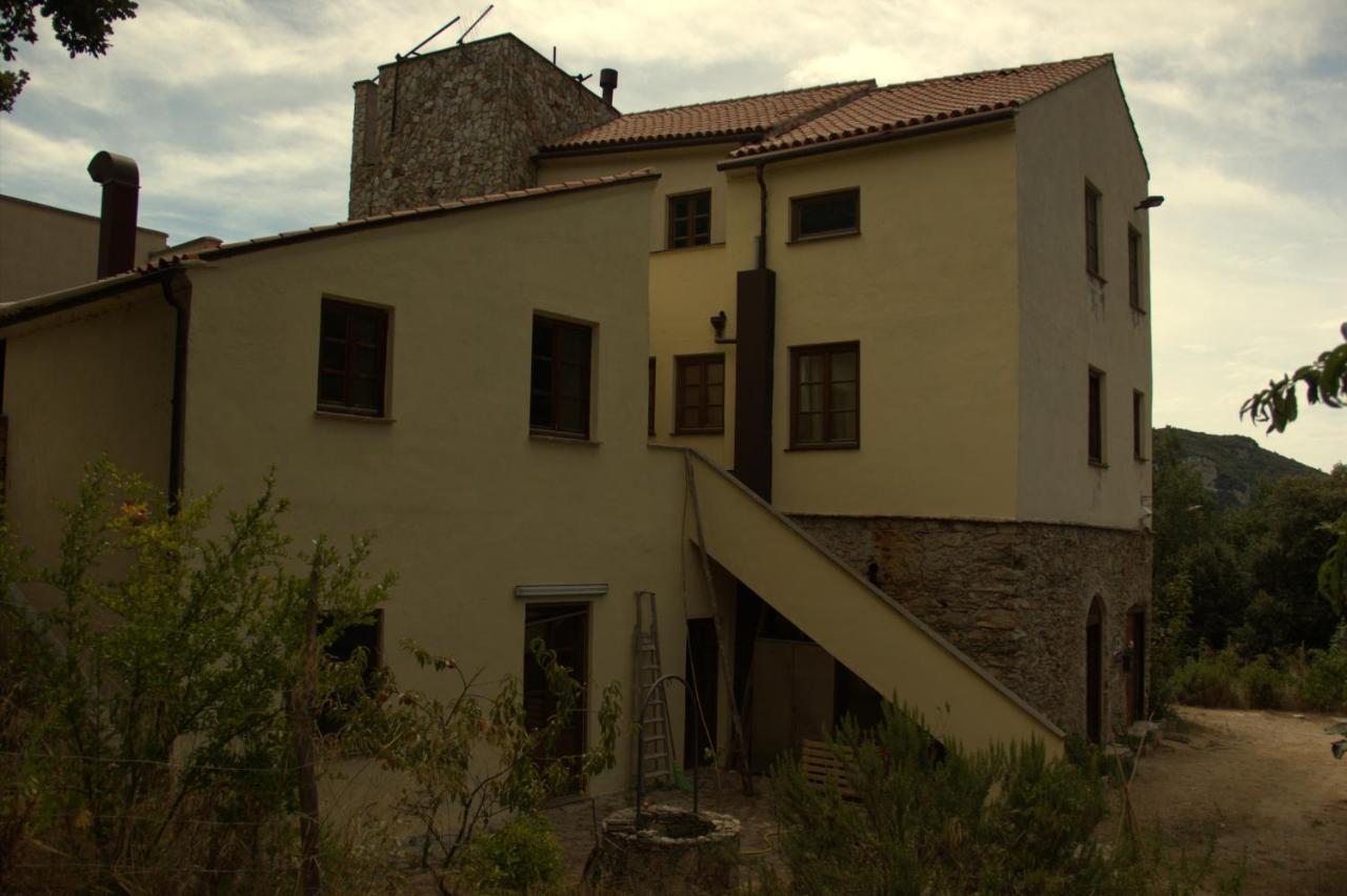 Le Petit Chateau Vezzi Portio Luaran gambar
